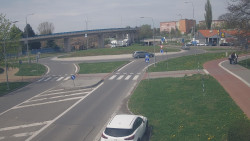 Křižovatka ulic Velká Dlážka a Polní