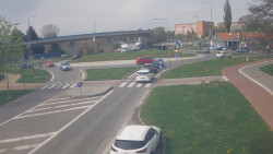 Křižovatka ulic Velká Dlážka a Polní