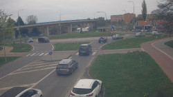 Křižovatka ulic Velká Dlážka a Polní