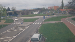 Křižovatka ulic Velká Dlážka a Polní