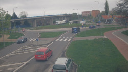 Křižovatka ulic Velká Dlážka a Polní