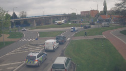 Křižovatka ulic Velká Dlážka a Polní