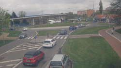 Křižovatka ulic Velká Dlážka a Polní