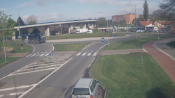 Křižovatka ulic Velká Dlážka a Polní