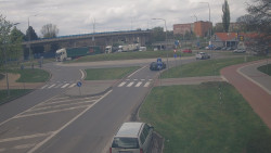 Křižovatka ulic Velká Dlážka a Polní