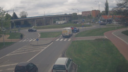 Křižovatka ulic Velká Dlážka a Polní