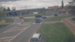 Křižovatka ulic Velká Dlážka a Polní