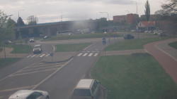 Křižovatka ulic Velká Dlážka a Polní