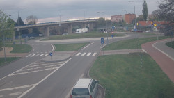 Křižovatka ulic Velká Dlážka a Polní