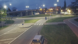 Křižovatka ulic Velká Dlážka a Polní