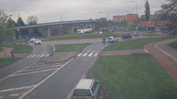 Křižovatka ulic Velká Dlážka a Polní