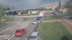 Křižovatka ulic Velká Dlážka a Polní