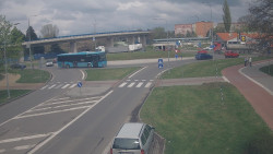 Křižovatka ulic Velká Dlážka a Polní