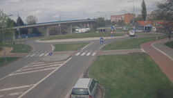 Křižovatka ulic Velká Dlážka a Polní