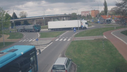 Křižovatka ulic Velká Dlážka a Polní