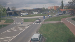 Křižovatka ulic Velká Dlážka a Polní