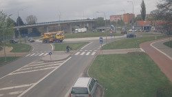 Křižovatka ulic Velká Dlážka a Polní