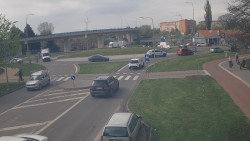 Křižovatka ulic Velká Dlážka a Polní