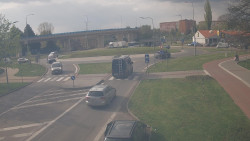 Křižovatka ulic Velká Dlážka a Polní