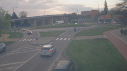 Křižovatka ulic Velká Dlážka a Polní