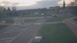 Křižovatka ulic Velká Dlážka a Polní