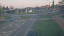 Křižovatka ulic Velká Dlážka a Polní