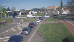 Křižovatka ulic Velká Dlážka a Polní