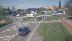 Křižovatka ulic Velká Dlážka a Polní