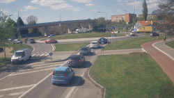 Křižovatka ulic Velká Dlážka a Polní