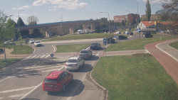 Křižovatka ulic Velká Dlážka a Polní