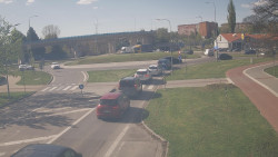 Křižovatka ulic Velká Dlážka a Polní