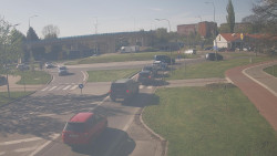 Křižovatka ulic Velká Dlážka a Polní