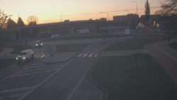 Křižovatka ulic Velká Dlážka a Polní