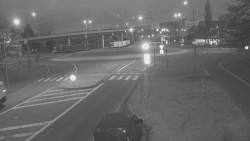 Křižovatka ulic Velká Dlážka a Polní