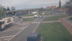 Křižovatka ulic Velká Dlážka a Polní