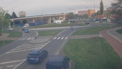 Křižovatka ulic Velká Dlážka a Polní