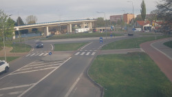 Křižovatka ulic Velká Dlážka a Polní