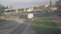 Křižovatka ulic Velká Dlážka a Polní