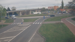 Křižovatka ulic Velká Dlážka a Polní