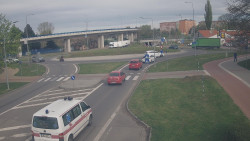 Křižovatka ulic Velká Dlážka a Polní