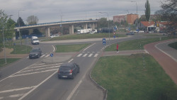 Křižovatka ulic Velká Dlážka a Polní