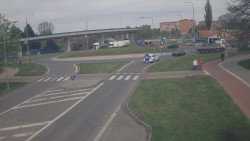 Křižovatka ulic Velká Dlážka a Polní