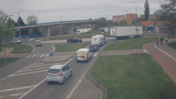 Křižovatka ulic Velká Dlážka a Polní