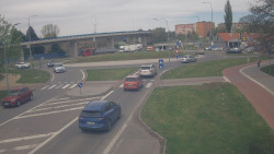 Křižovatka ulic Velká Dlážka a Polní