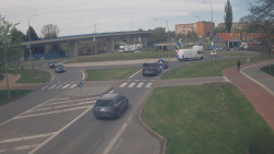 Křižovatka ulic Velká Dlážka a Polní