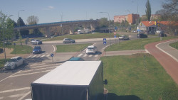 Křižovatka ulic Velká Dlážka a Polní