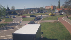 Křižovatka ulic Velká Dlážka a Polní