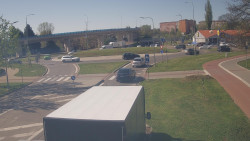 Křižovatka ulic Velká Dlážka a Polní