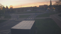 Křižovatka ulic Velká Dlážka a Polní