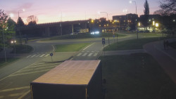 Křižovatka ulic Velká Dlážka a Polní